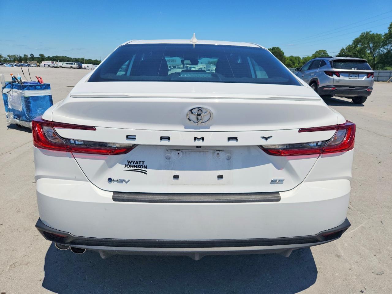 2025 Toyota Camry Se - Фото 5