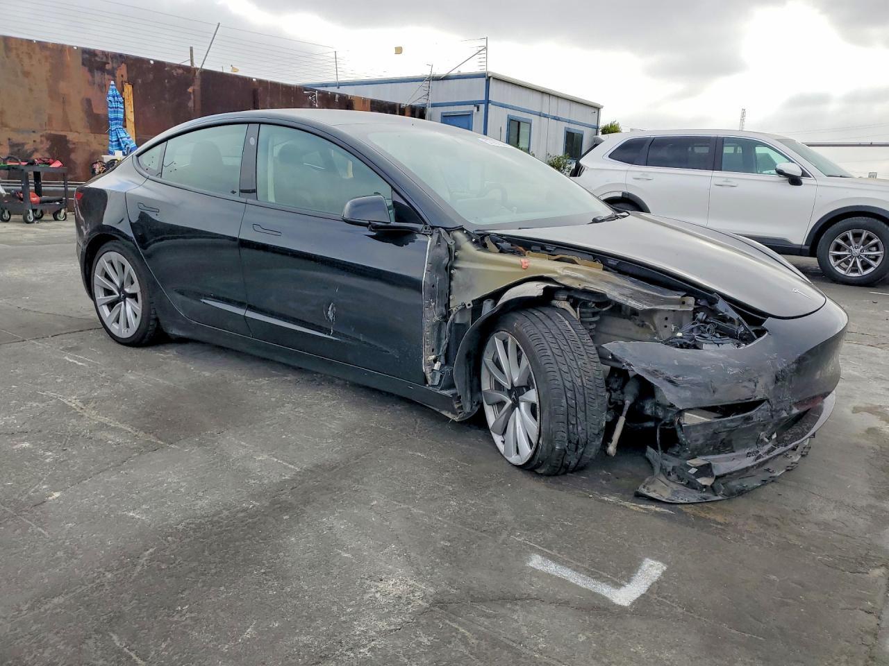 2023 Tesla Model 3 - Image 4