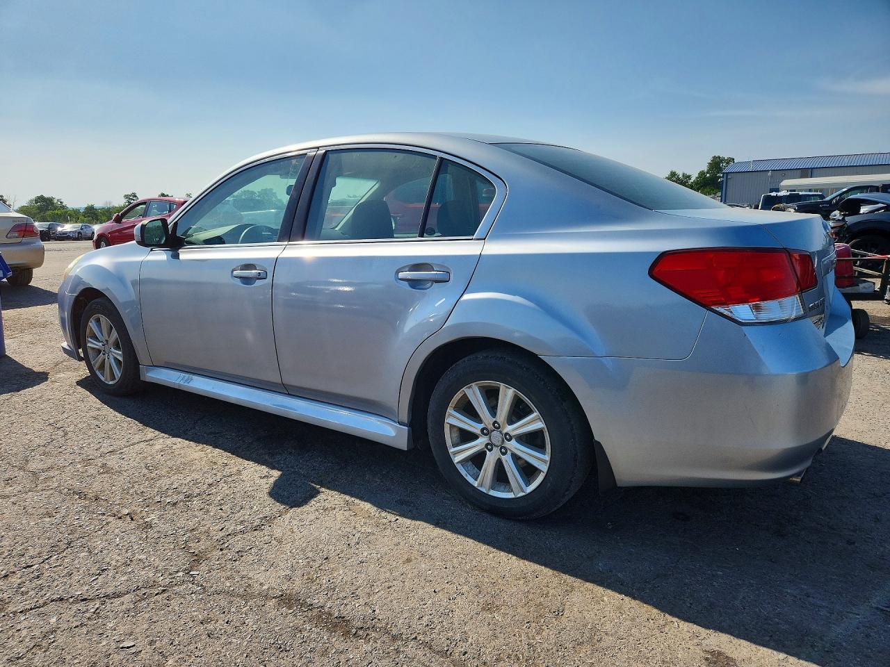 2013 Subaru Legacy 2.5I Premium - Фото 2