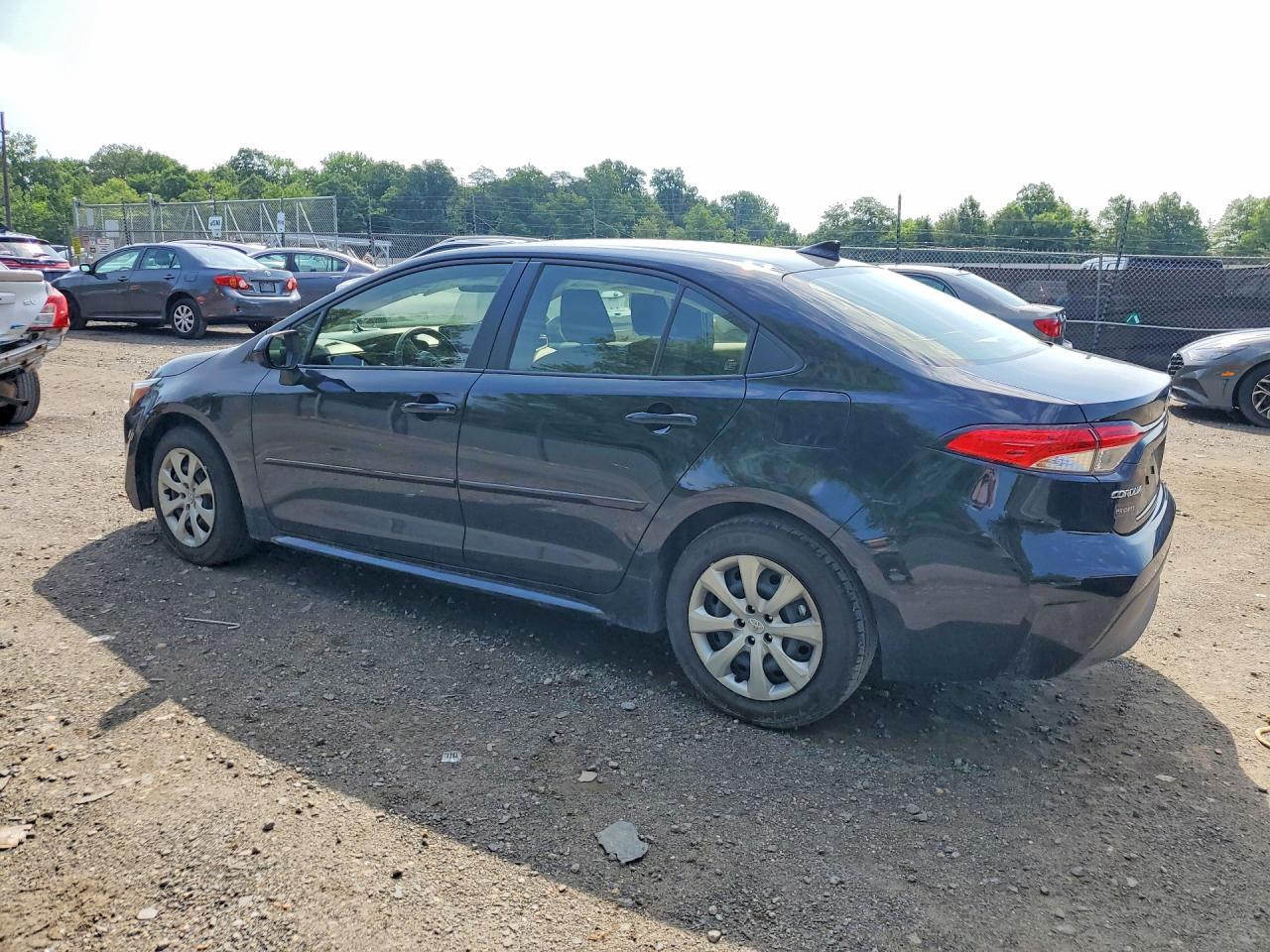 2025 Toyota Corolla Hybrid Le - Image 2