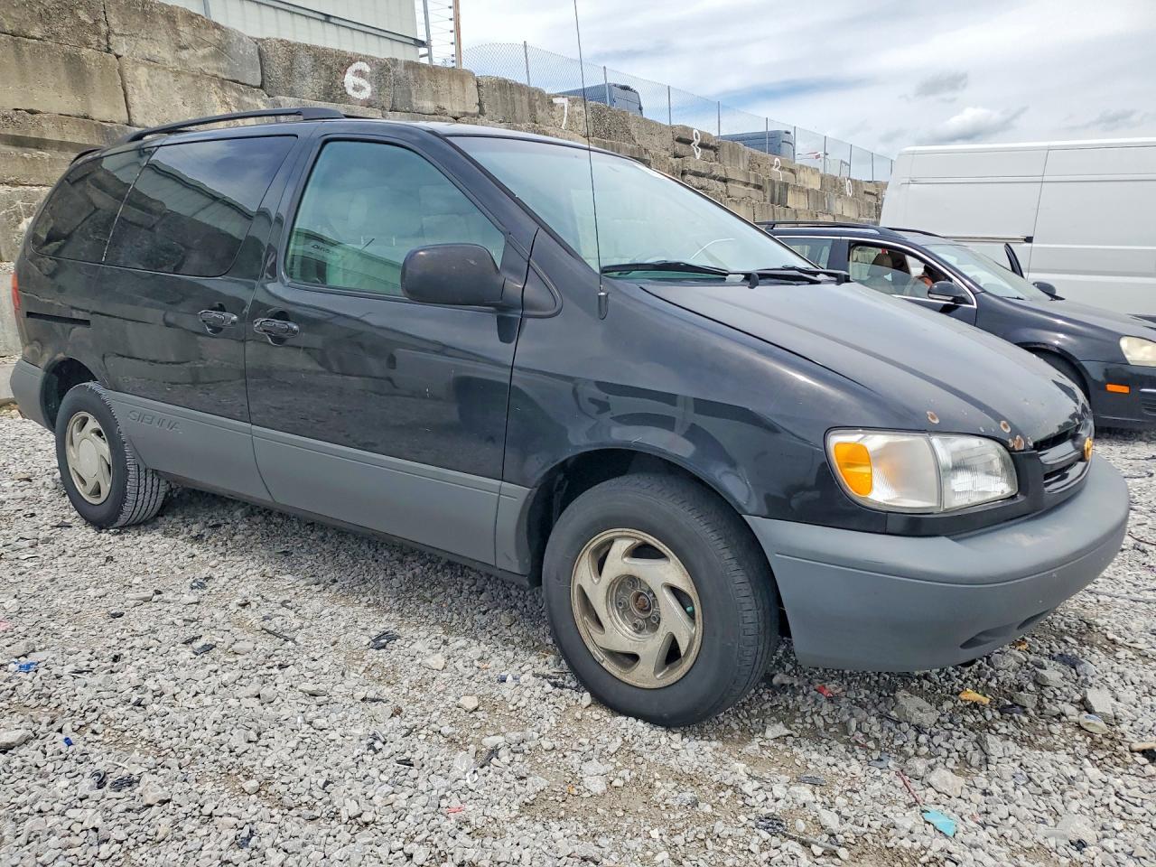 1998 Toyota Sienna Le - Фото 4
