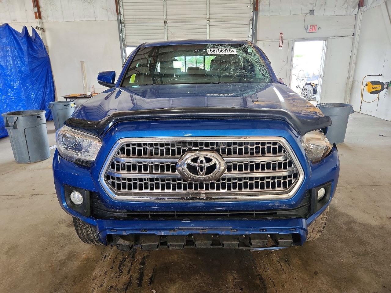 2017 Toyota Tacoma Trd Off-Road - Image 5