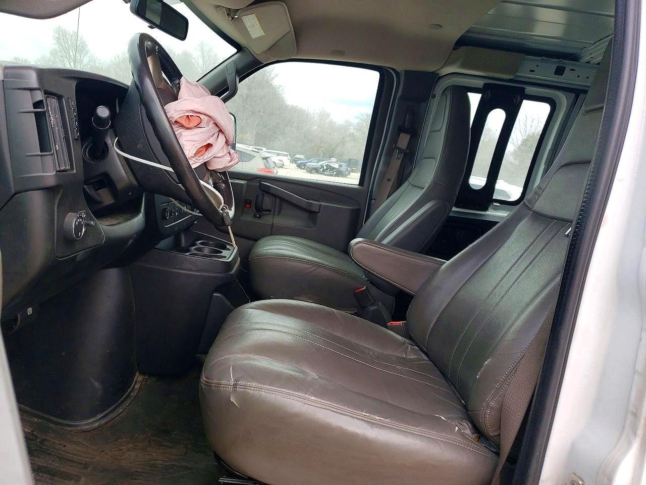 2018 Chevrolet Express G2500 4Lt - Фото 7