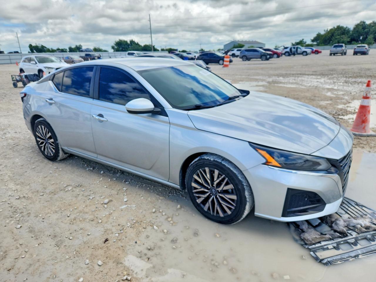 2023 Nissan Altima Sv - Image 4
