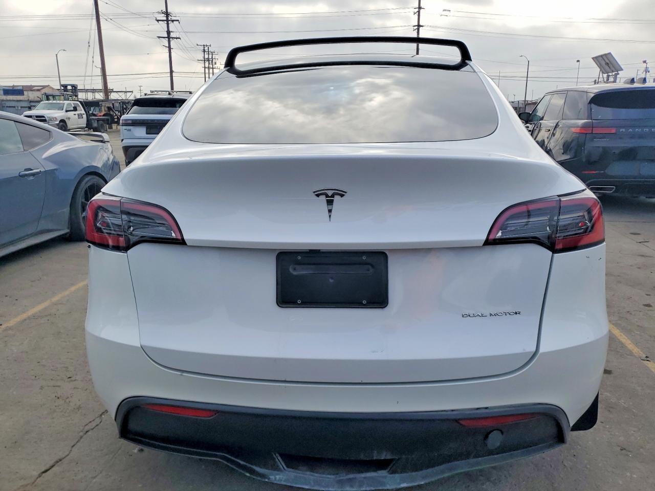 2023 Tesla Model Y - Image 6