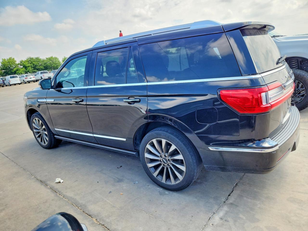 2020 Lincoln Navigator Reserve - Image 2