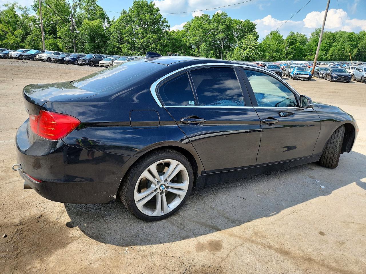 2015 BMW 335 Xi - Image 3