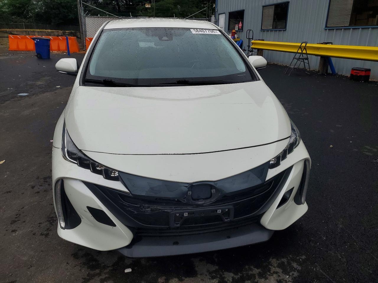 2017 Toyota Prius Prime Plus - Фото 5