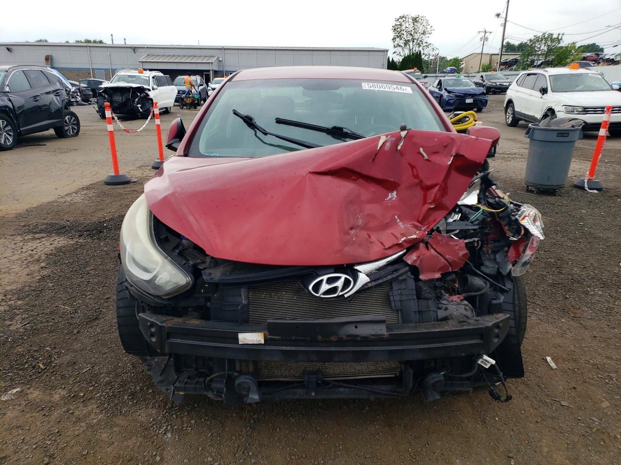 2014 Hyundai Elantra Se - Image 5