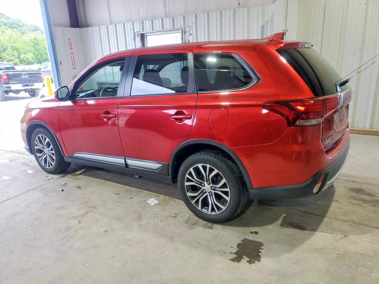 2018 Mitsubishi Outlander Se - Фото 2