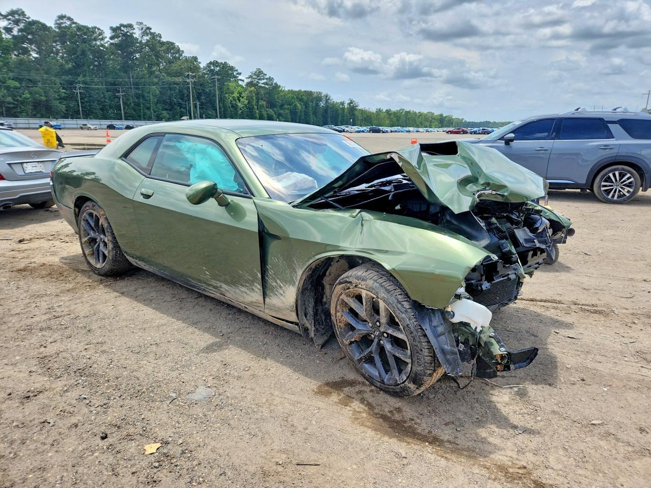 2022 Dodge Challenger Sxt - Image 4