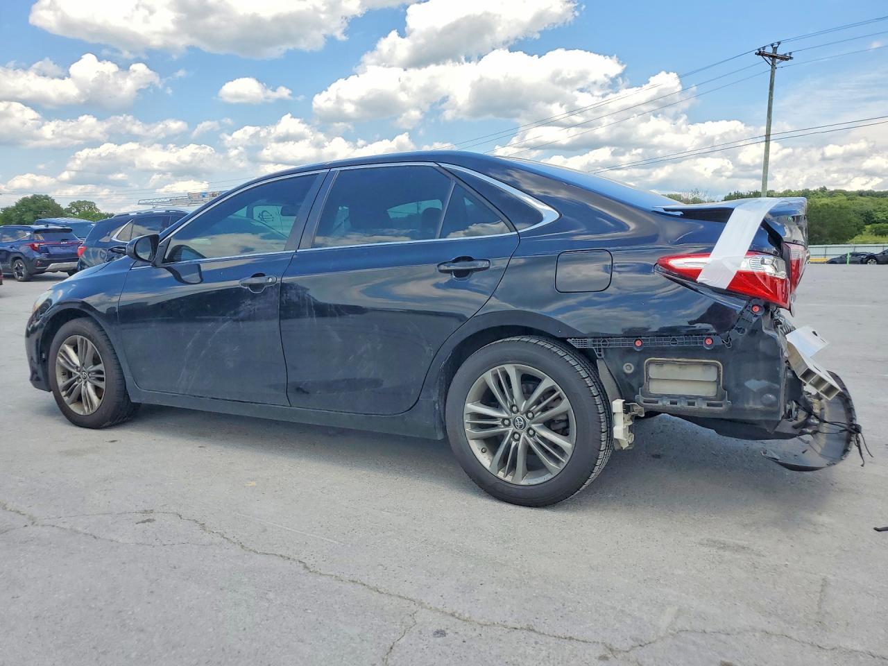 2016 Toyota Camry Se - Фото 2