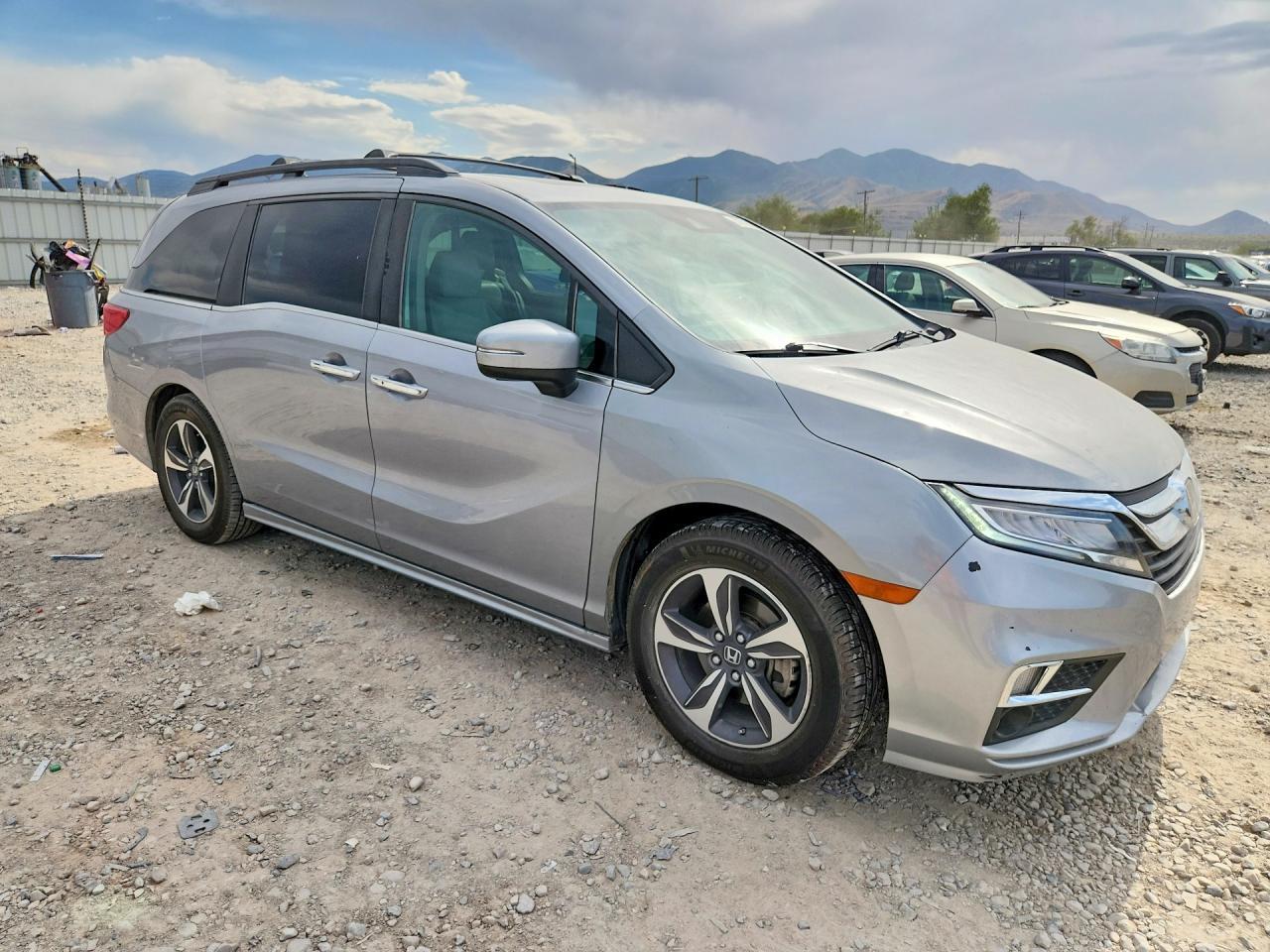 2019 Honda Odyssey Touring - Image 4