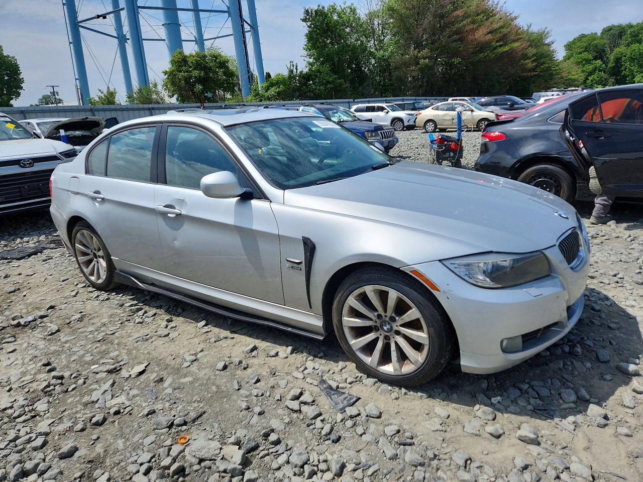 2011 BMW 328 Xi Sulev - Image 4
