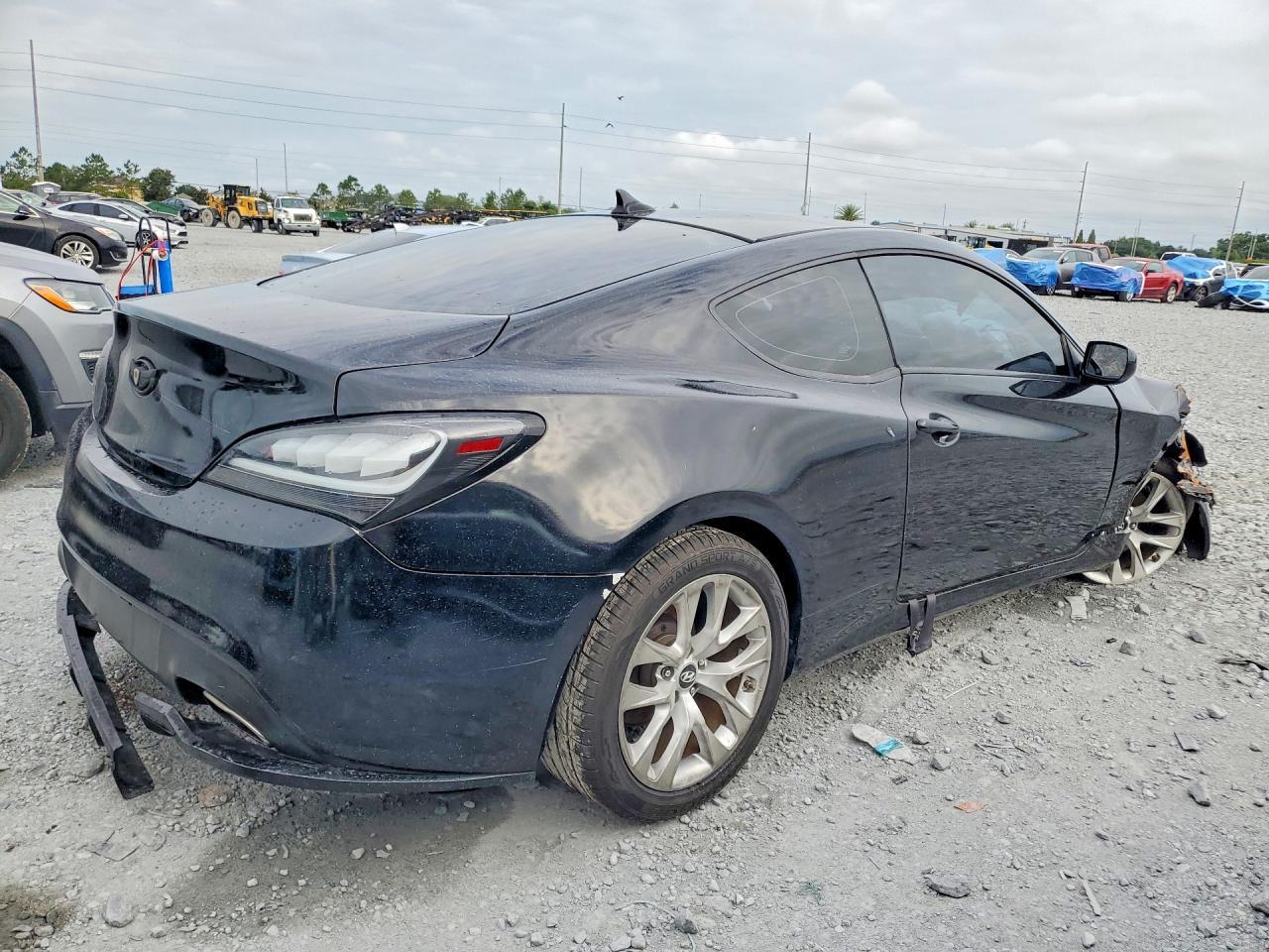 2013 Hyundai Genesis Coupe 2.0T - Image 3