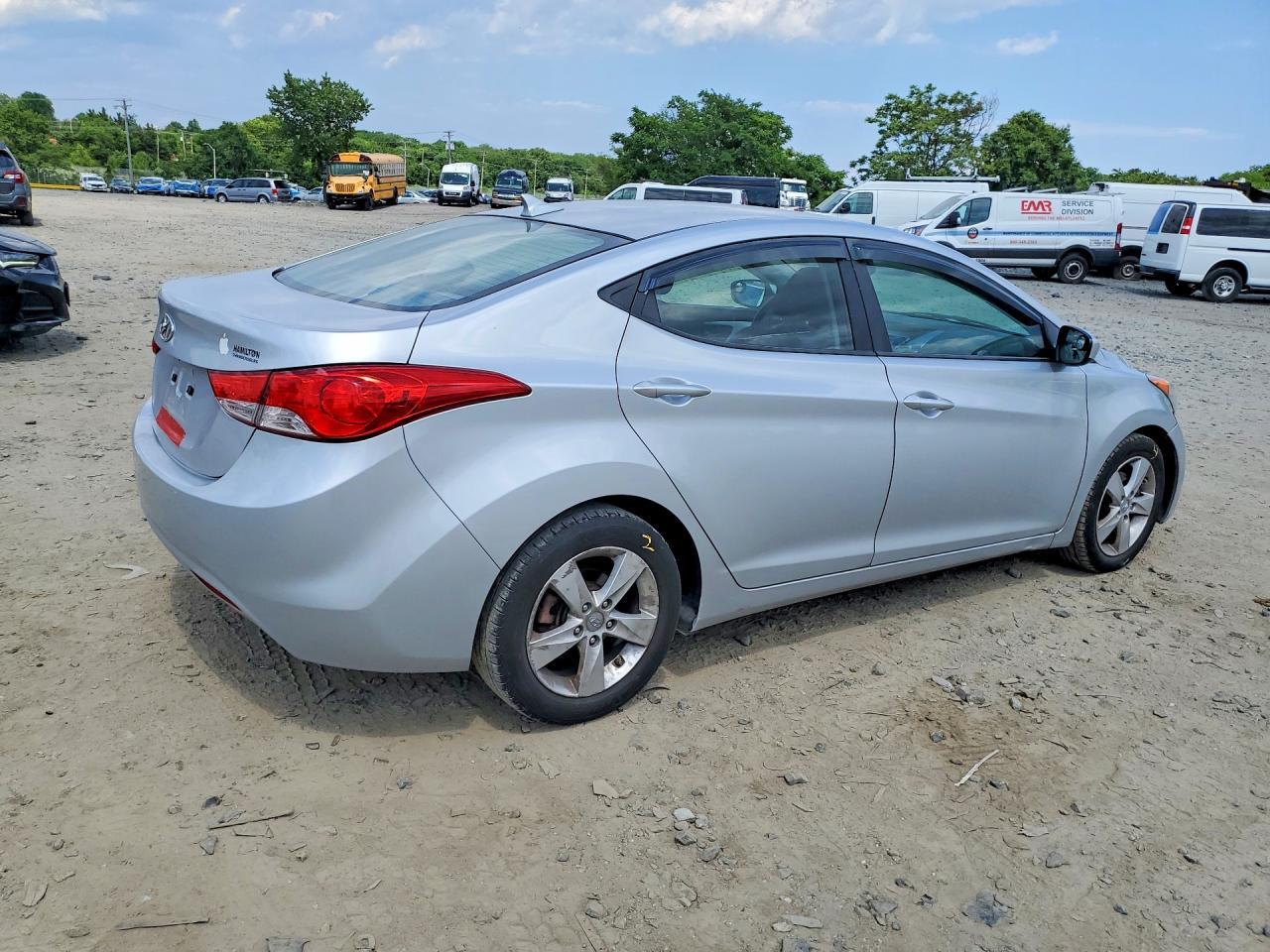2013 Hyundai Elantra Gls - Фото 3