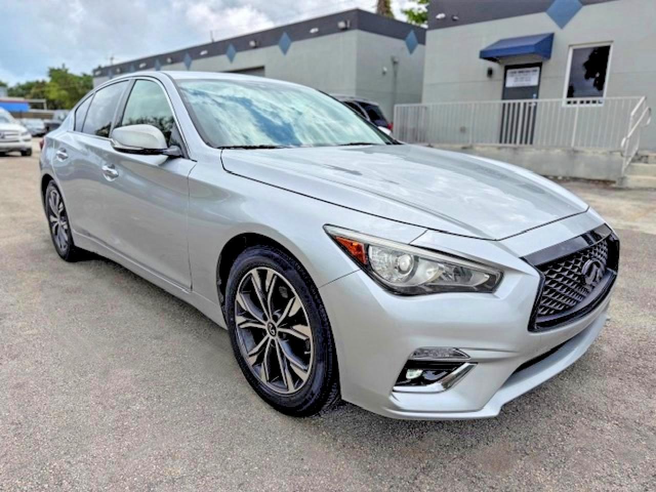 2018 Infiniti Q50 2.0T Luxe - Фото 4