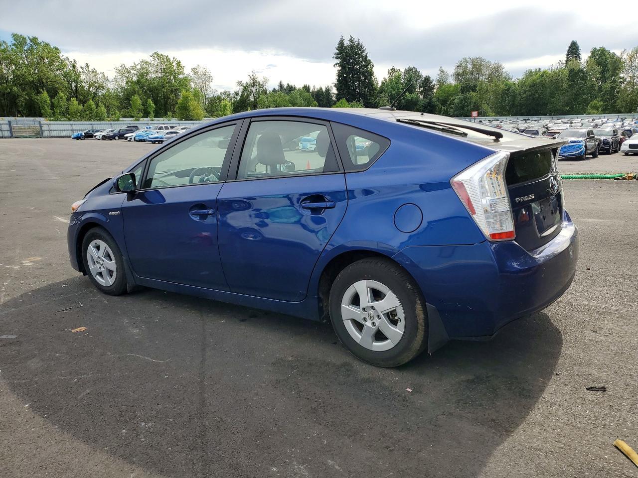 2011 Toyota Prius Four - Image 2