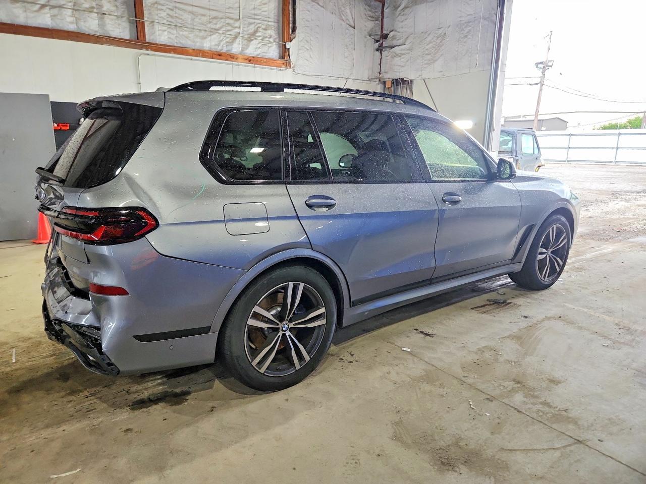 2024 BMW X7 xDrive40I - Фото 3