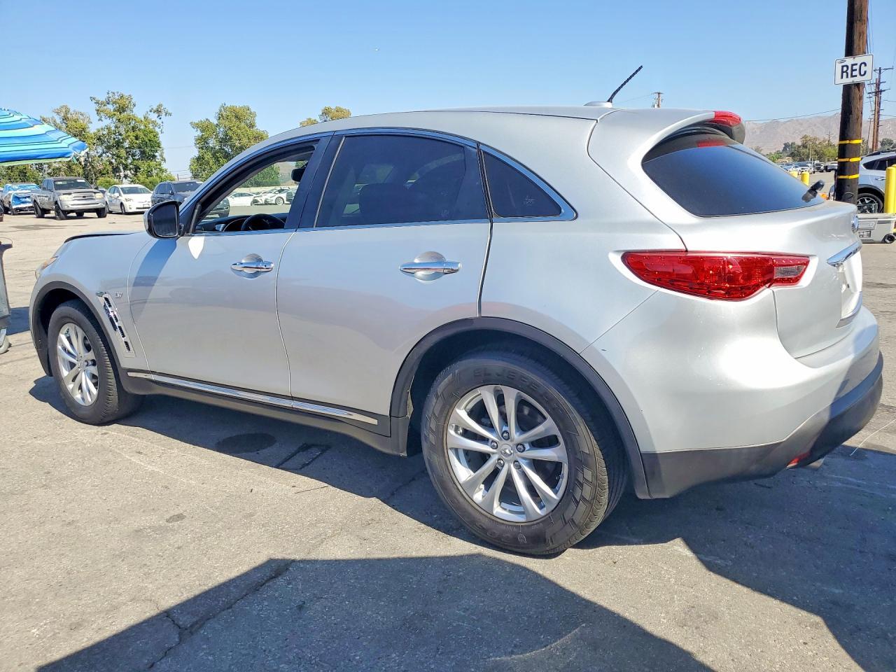 2017 Infiniti Qx70 Base - Image 2