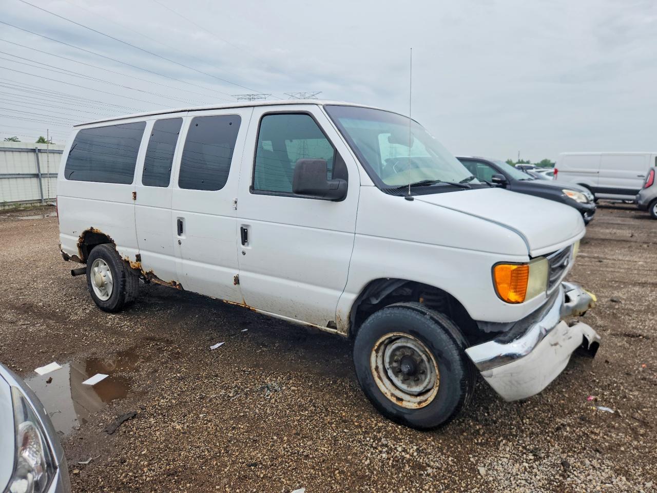 2004 Ford Econoline E350 Super Duty Wagon - Фото 4