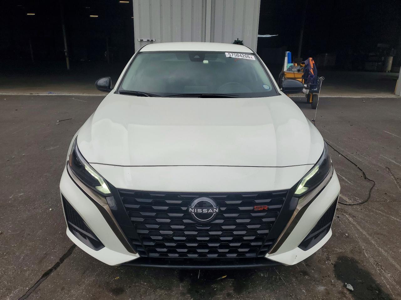2023 Nissan Altima Sr - Image 5