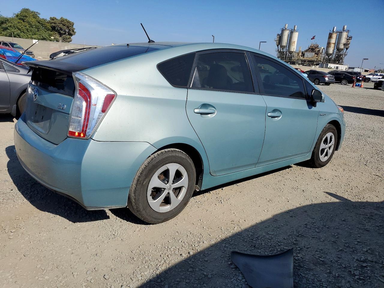 2012 Toyota Prius Two - Фото 3