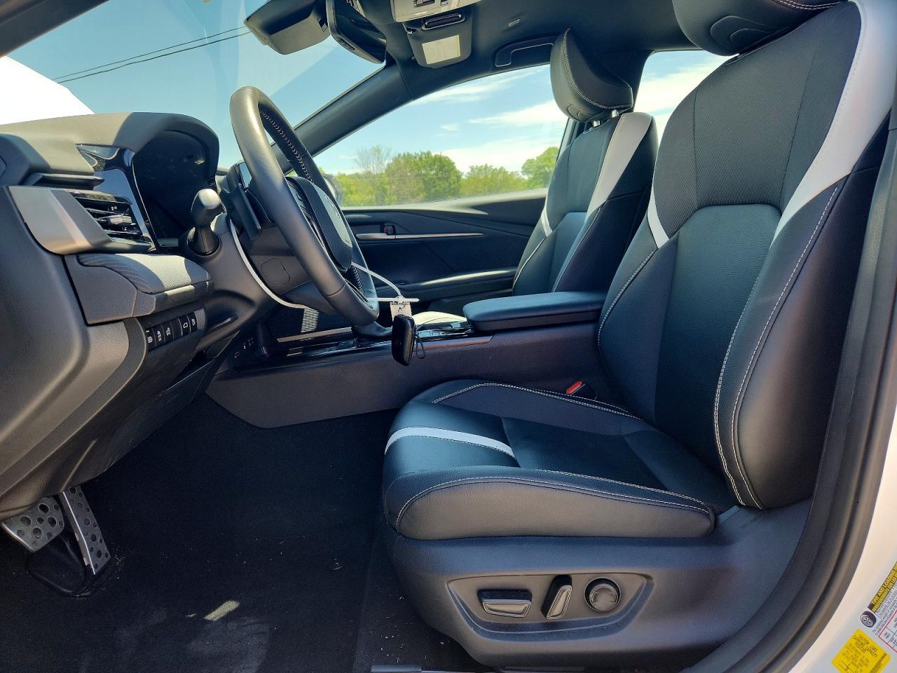2025 Toyota Camry Se - Фото 6