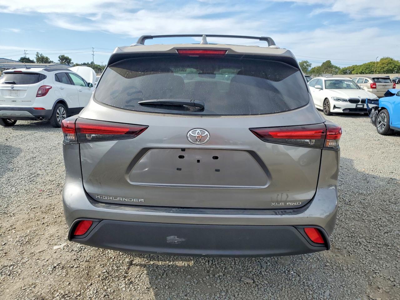 2026 Toyota Highlander Xle - Image 6