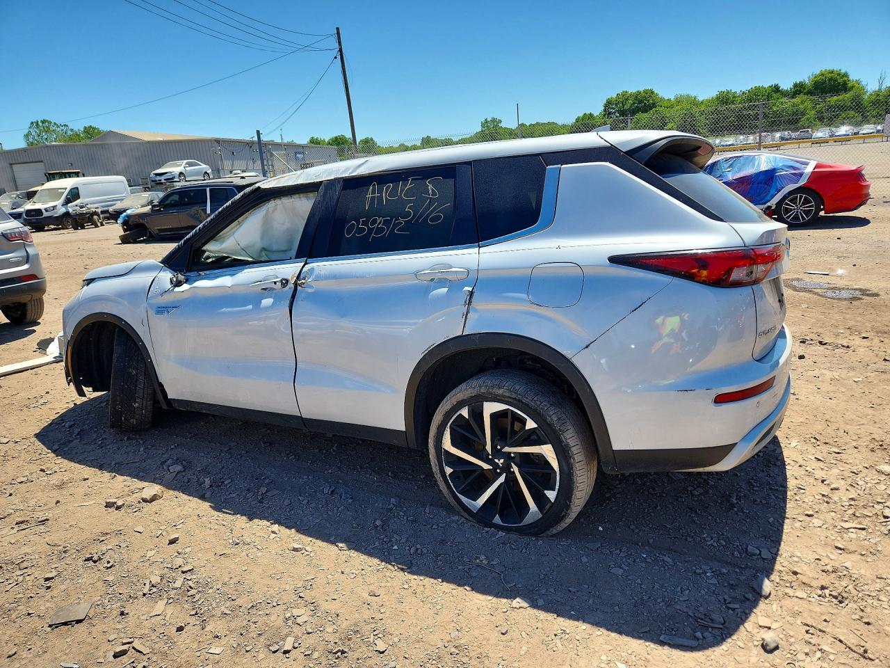 2024 Mitsubishi Outlander Se - Image 2