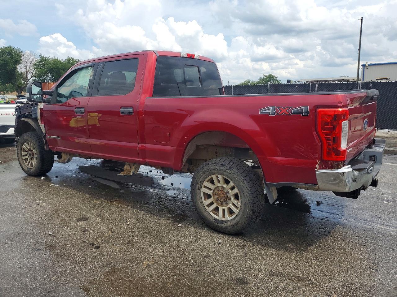 2017 Ford F250 Super Duty - Фото 2