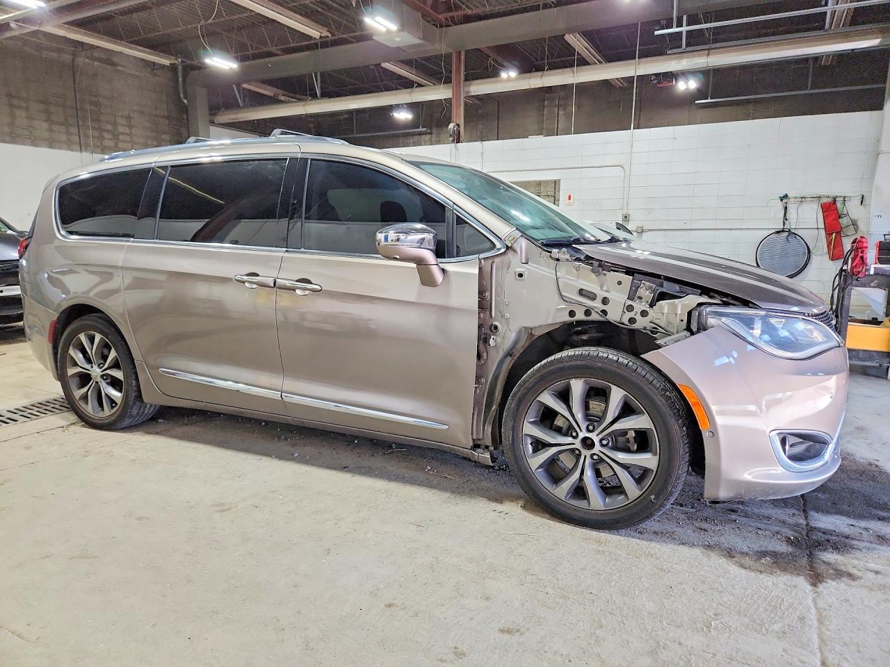 2017 Chrysler Pacifica Limited - Фото 4