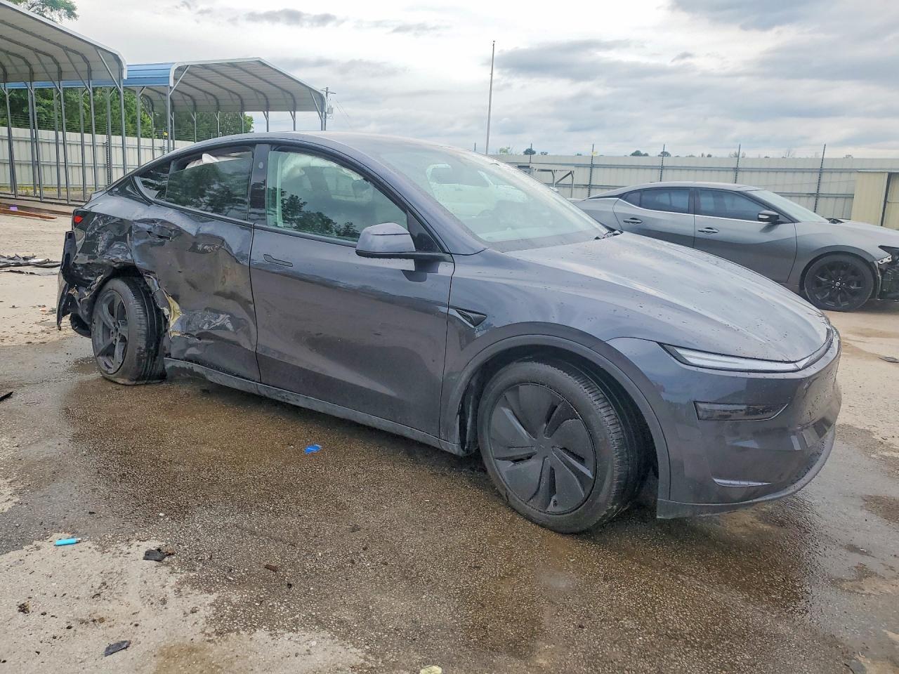 2026 Tesla Model Y - Image 4