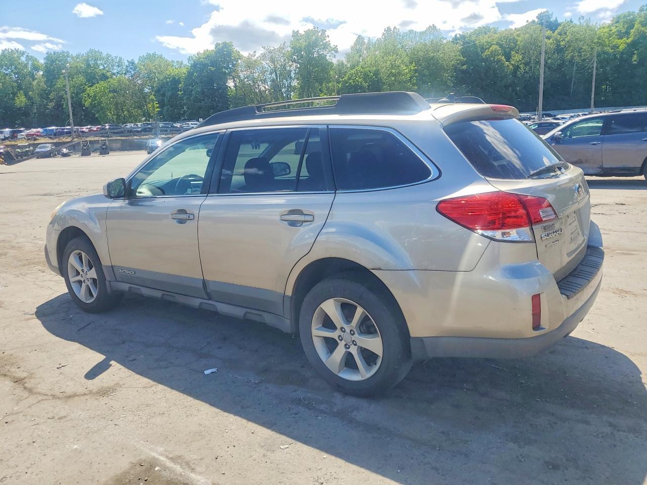 2014 Subaru Outback 2.5I Premium - Image 2