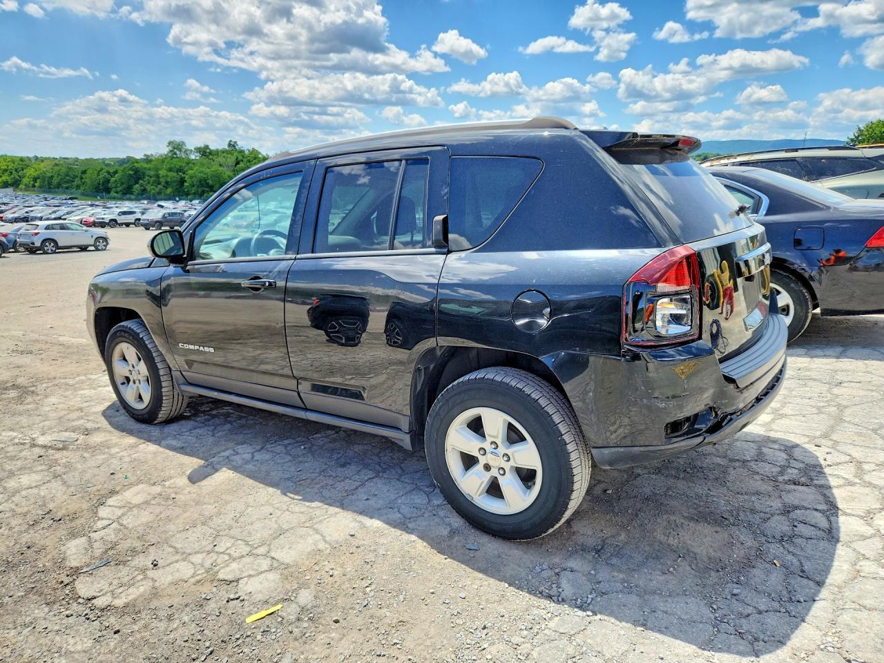 2016 Jeep Compass Latitude - Фото 2