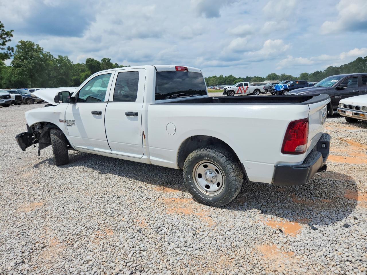 2020 Ram 1500 Classic Tradesman - Фото 2