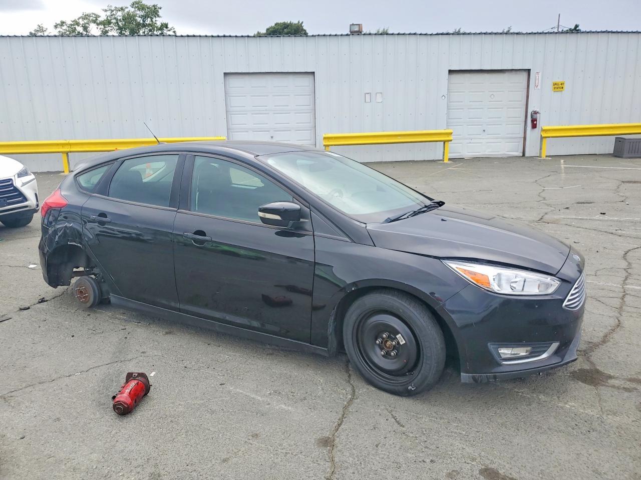 2017 Ford Focus Se - Image 4