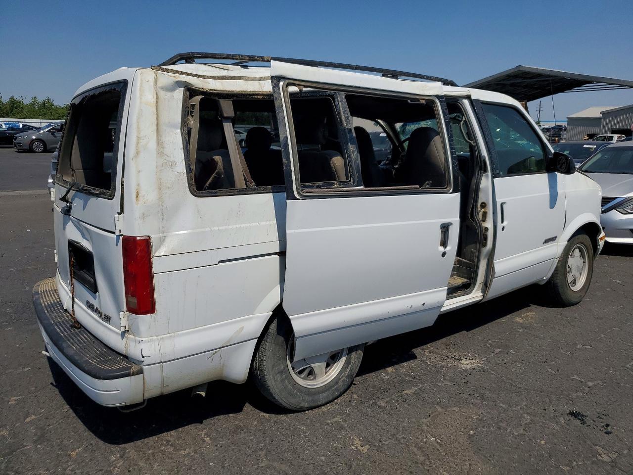 2000 Chevrolet Astro - Image 3