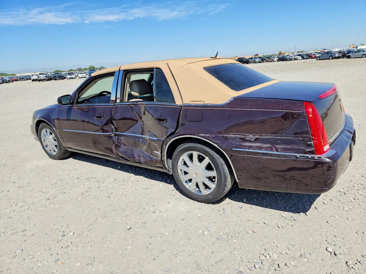 2008 Cadillac Dts - Image 2