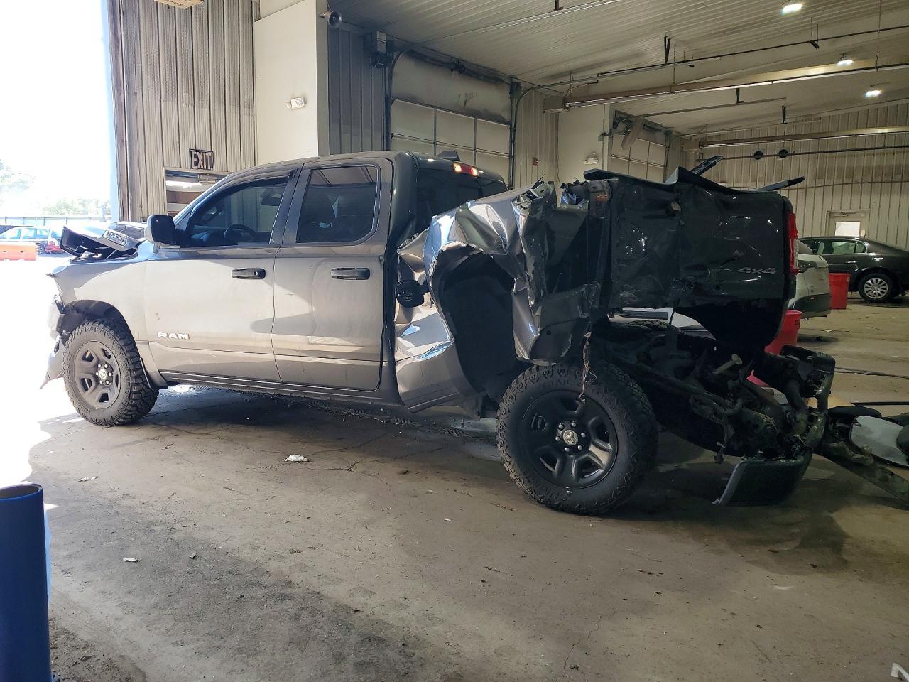 2019 Ram 1500 Tradesman - Фото 2