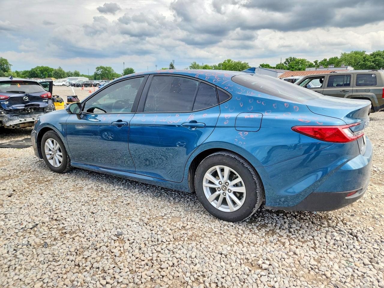2025 Toyota Camry Le - Фото 2