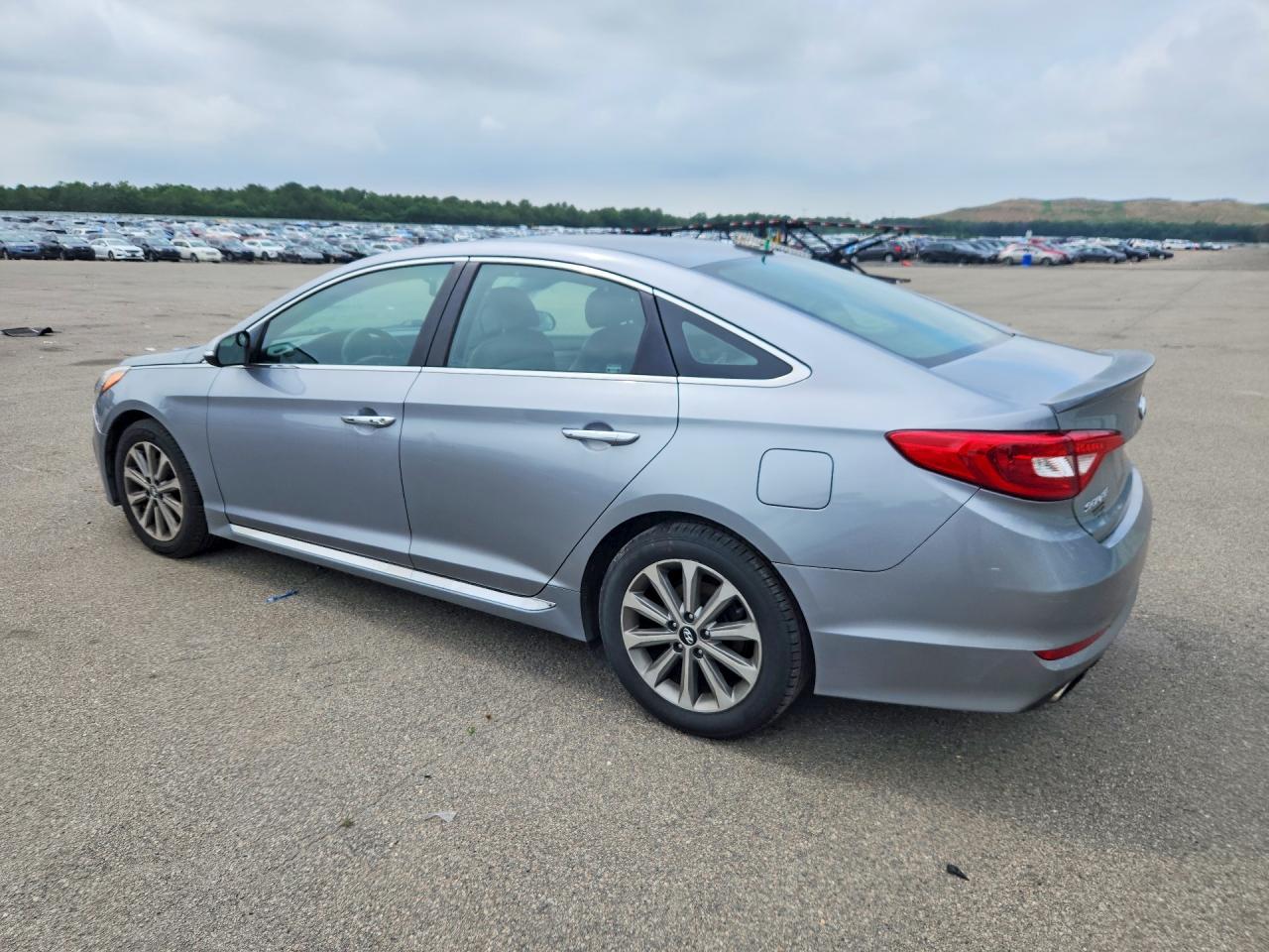 2017 Hyundai Sonata Limited - Фото 2