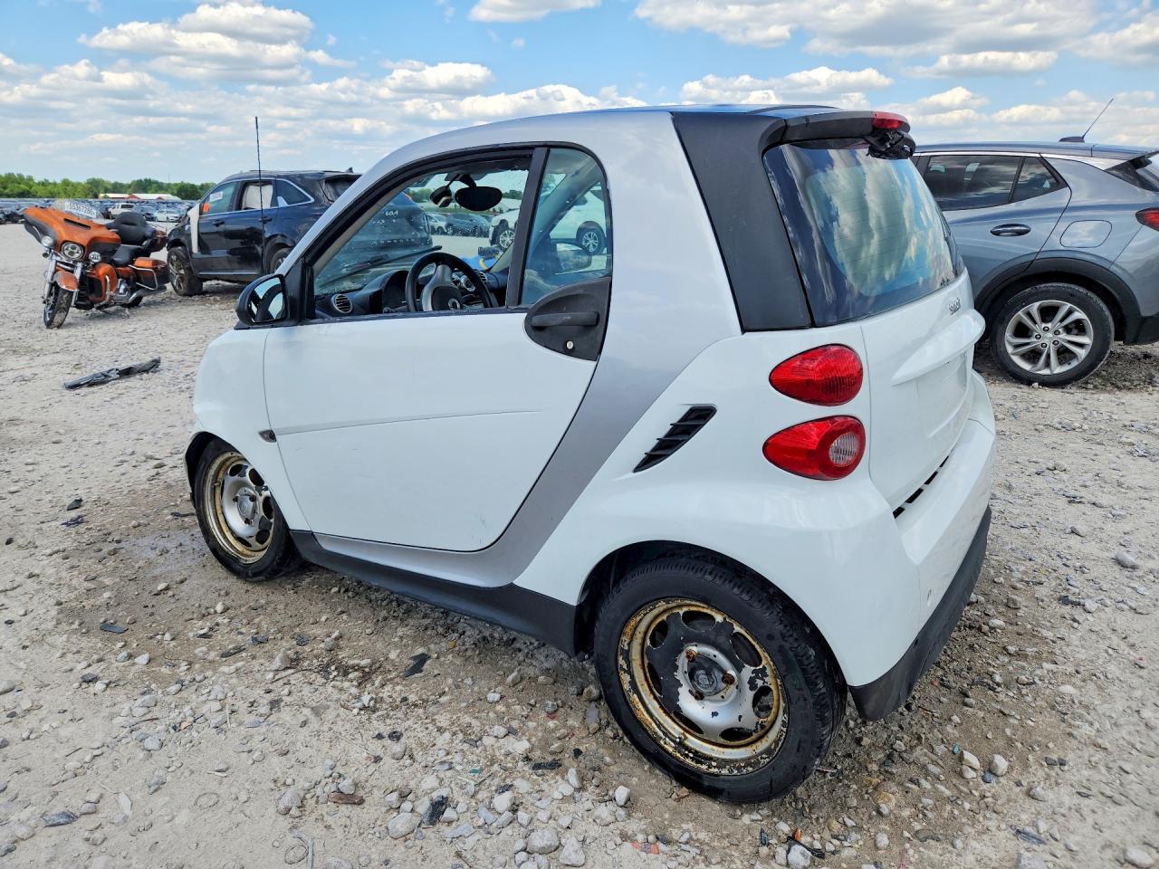 2014 Smart Fortwo Pure - Image 2