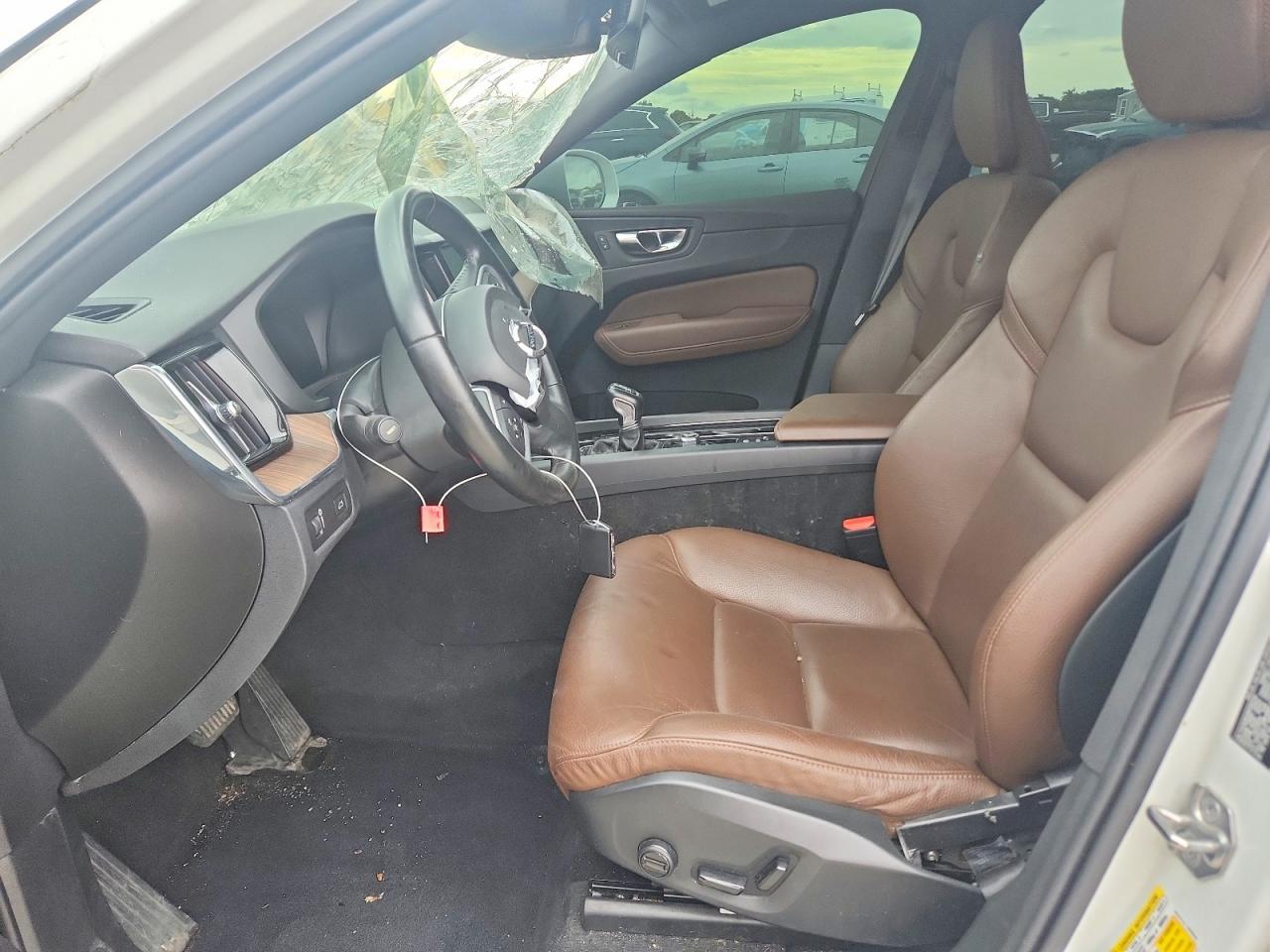 2021 Volvo Xc60 - Image 7