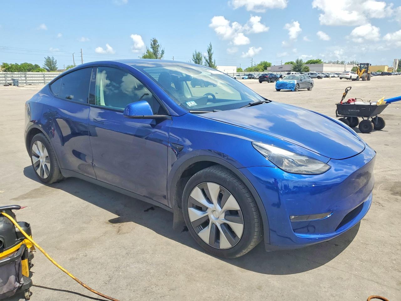 2023 Tesla Model Y - Image 4