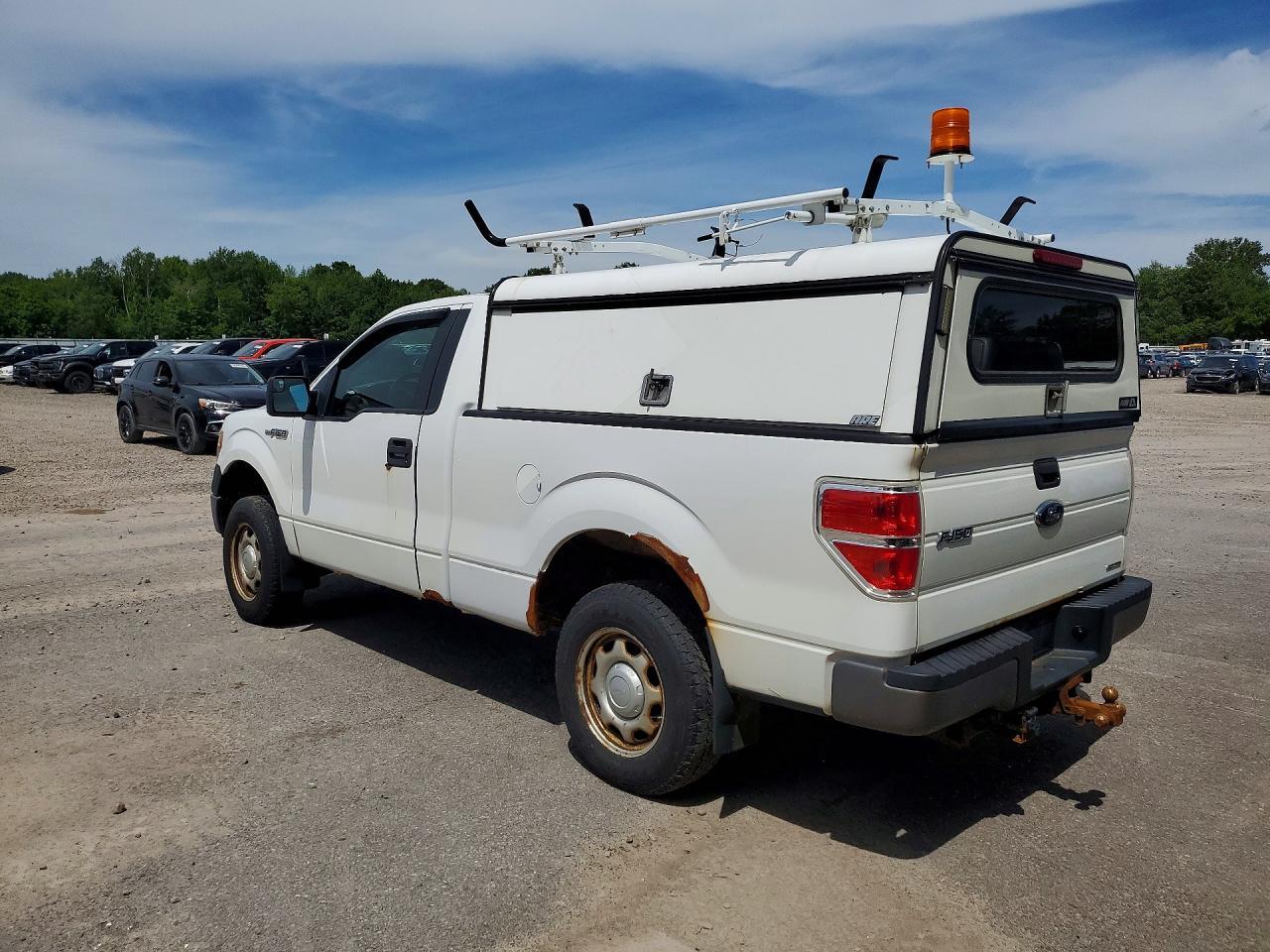 2013 Ford F150 - Фото 2