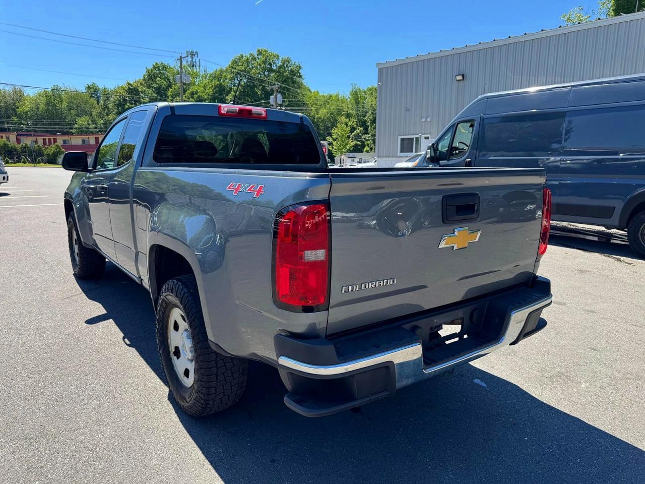 2020 Chevrolet Colorado - Фото 2