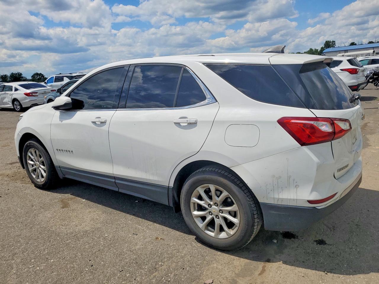 2019 Chevrolet Equinox Lt - Image 2