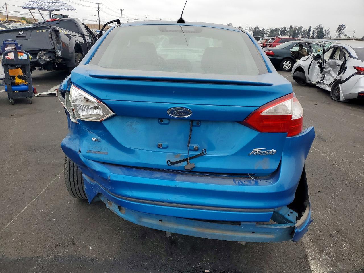 2015 Ford Fiesta Se - Image 6