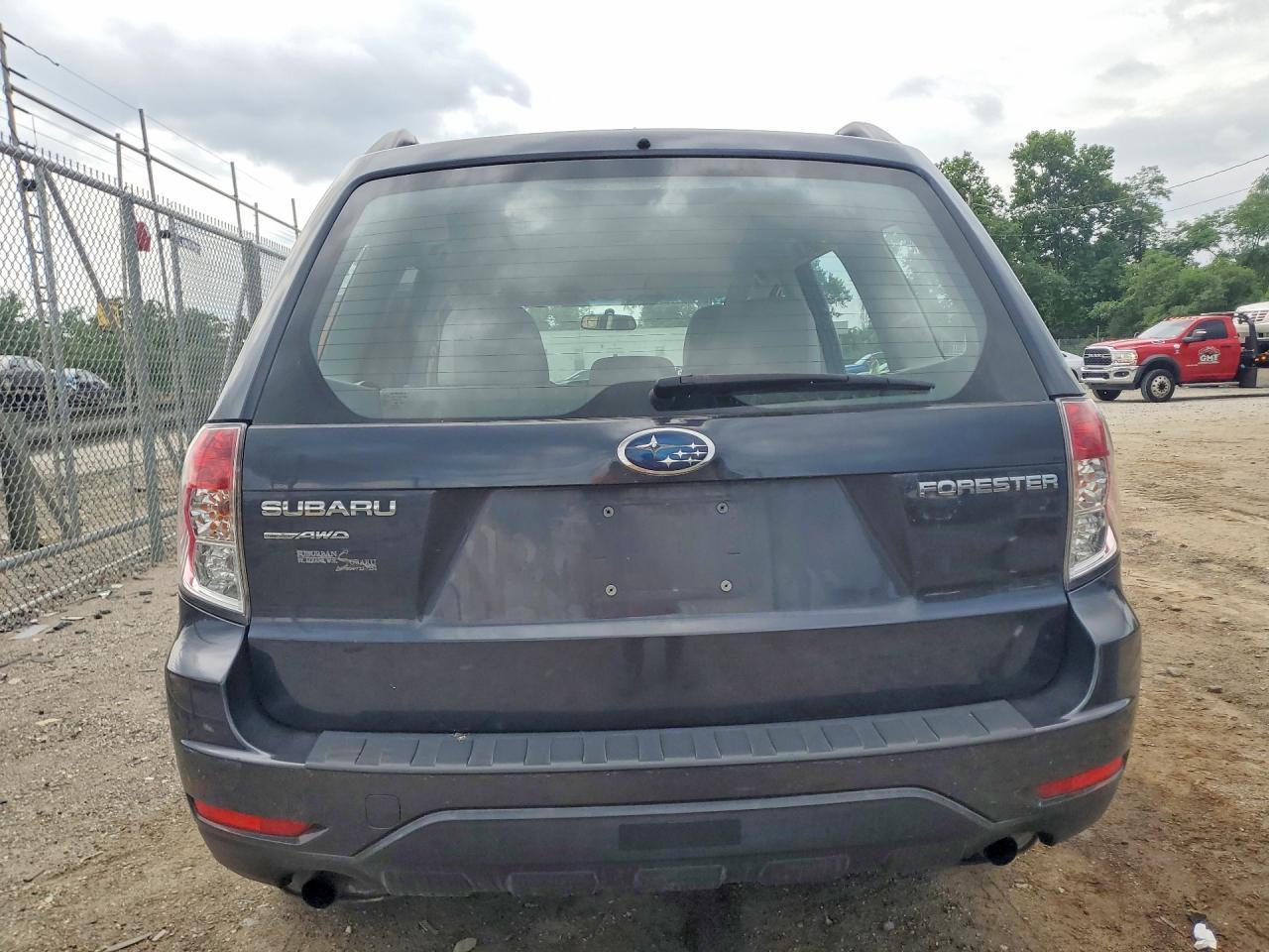 2011 Subaru Forester 2.5X - Фото 6